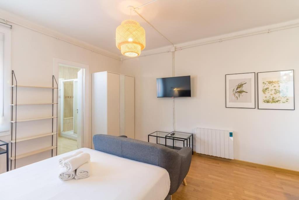 Bebarceloner Sant Andreu Apartments - Studio Luaran gambar
