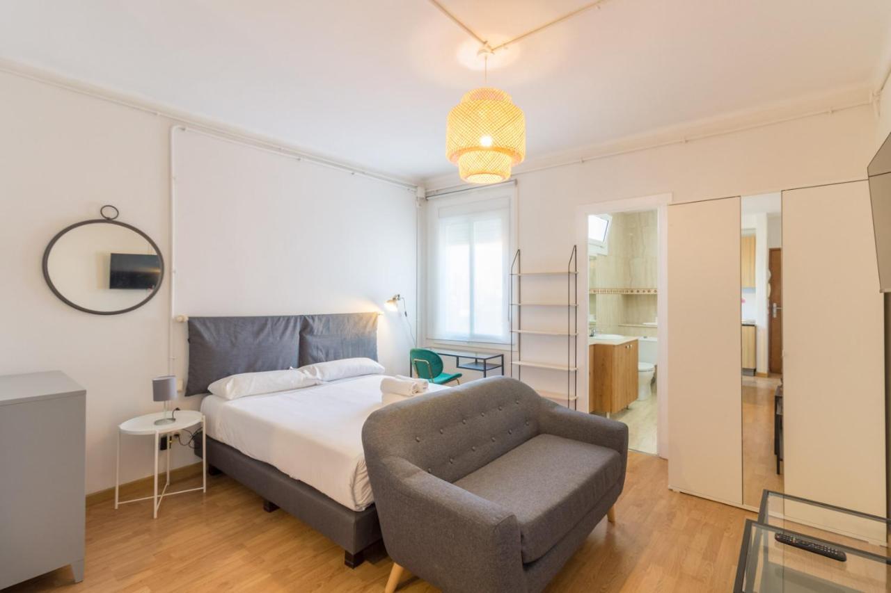 Bebarceloner Sant Andreu Apartments - Studio Luaran gambar