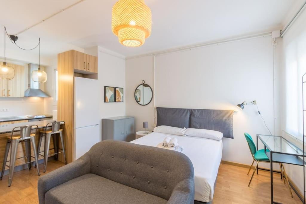 Bebarceloner Sant Andreu Apartments - Studio Luaran gambar