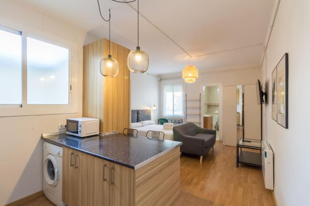 Bebarceloner Sant Andreu Apartments - Studio Luaran gambar