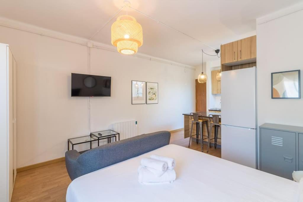 Bebarceloner Sant Andreu Apartments - Studio Luaran gambar